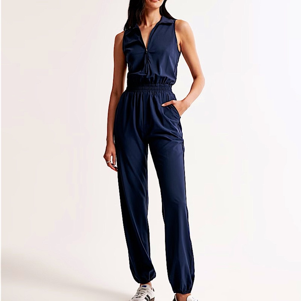 ABERCROMBIE TRAVELER ZIP-UP JUMPSUIT